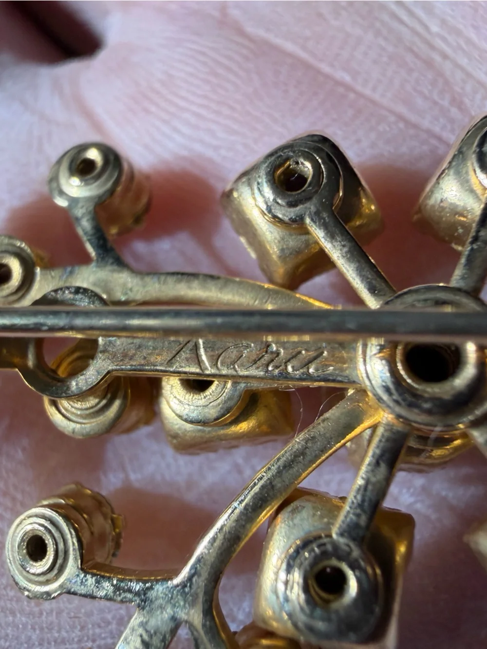 Vintage karu Gold-Tone Floral Crystal Brooch